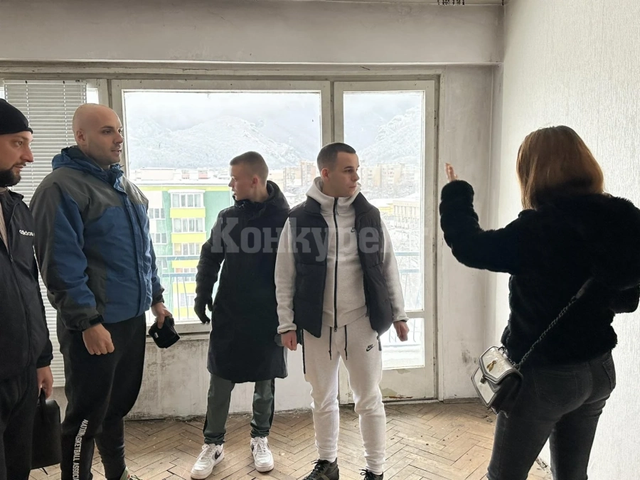 По инициатива на Мартин Харизанов - Започва ремонтът на общинското жилище за самотна майка с две деца във Враца