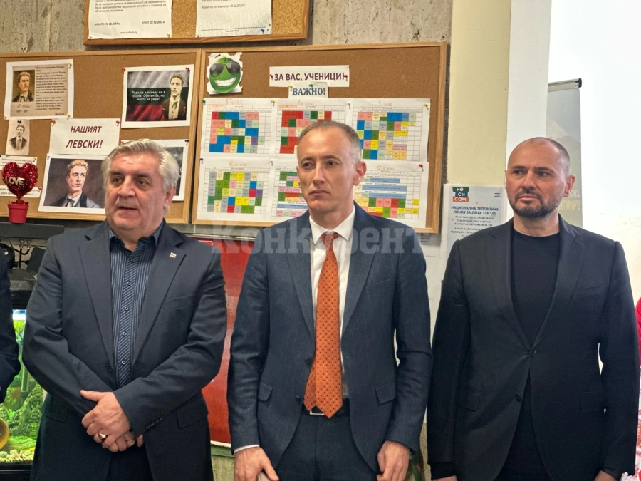 Министър Красимир Вълчев откри STEM център в мездренско училище