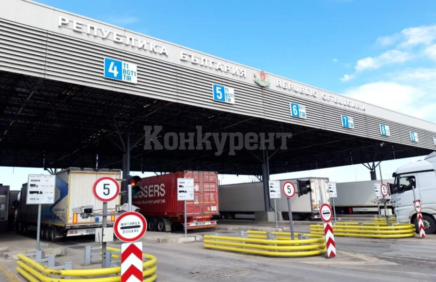 Митническите служители спряха опит за контрабанда на 415 литра зехтин и 28.5 кг шоколад