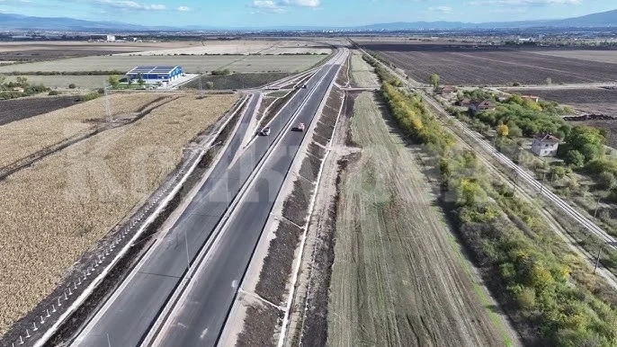 Полагат пътна маркировка по път I-1 Видин - Монтана