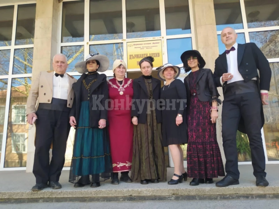 „Модата в огледалото на едно столетие” - уникална изложба бе открита в Монтана