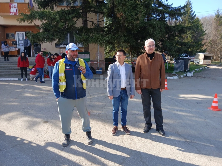 Автомобилно шоу за 8 март в Синаговци