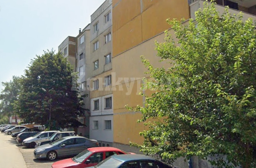 Санират четири жилищни сгради в Мездра