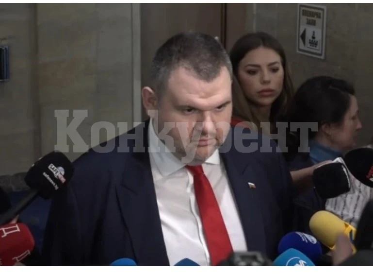 Пеевски: Няма да позволя Иво Прокопиев и разни олигарси да изземват властта