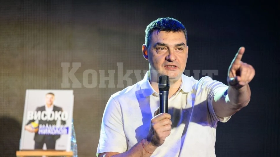 Владимир Николов представя книгата си във Видин