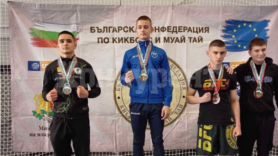 Кикбоксьори от Козлодуй с три републикански титли