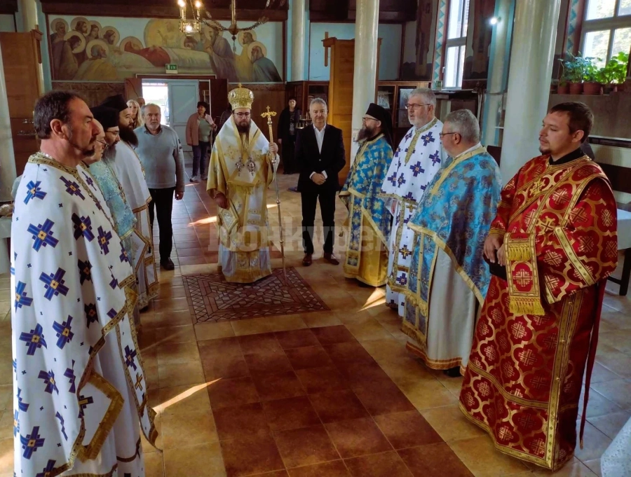 Видинският владика оглави литургията на Благовещение в Монтана