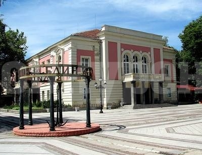 ДКТ Видин с обичани спектакли през април