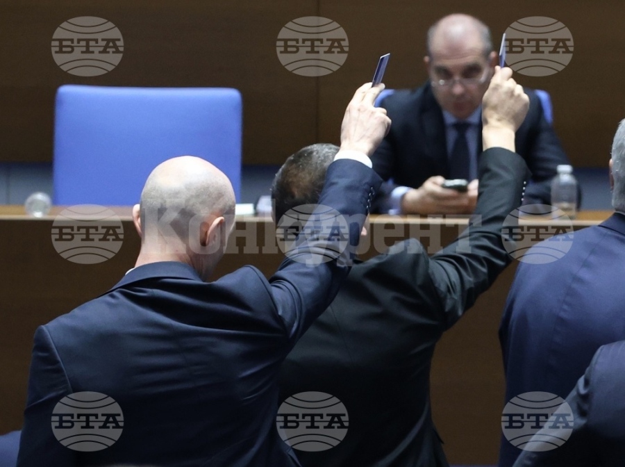 Депутатите приеха намаляването на прага за регистрация на фирмите по ДДС от 166 000 лв. на 100 000 лв.