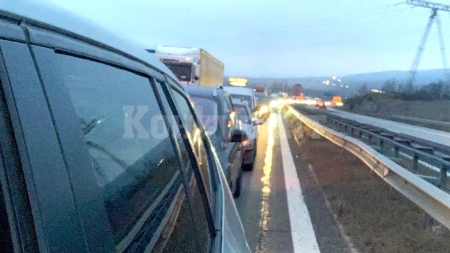Две катастрофи в Монтанско затрудняват движението