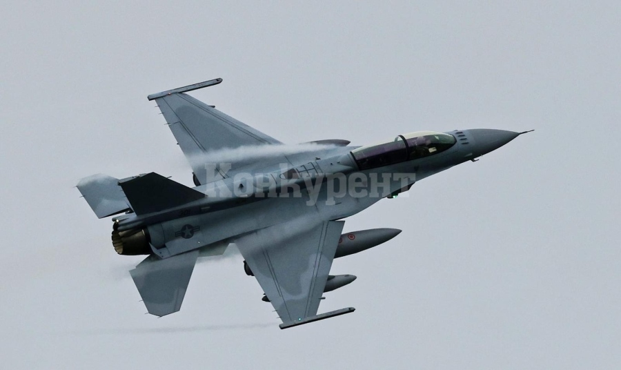 Първия изтребител F-16 вече е в България
