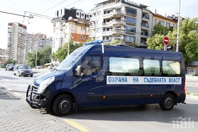Рецидивист е с наложено наказание за кражба и използване на чужда банкова карта във Враца