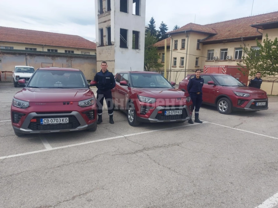 С три нови автомолила са сдоби Пожарната във Враца