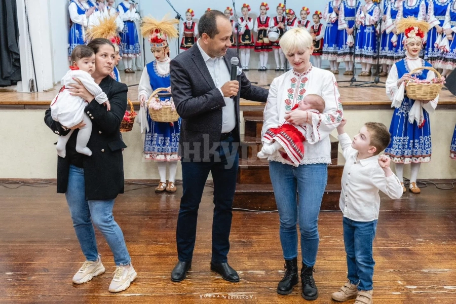 Отбелязахме Лазаровден във Враца /СНИМКИ/