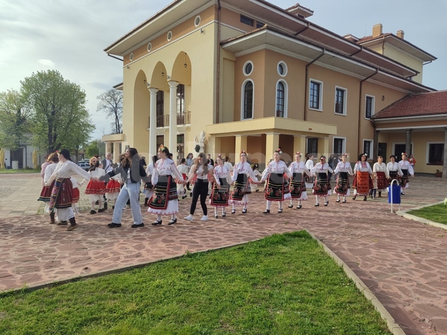 Великденският празник в Оряхово започна с Великденска работилница