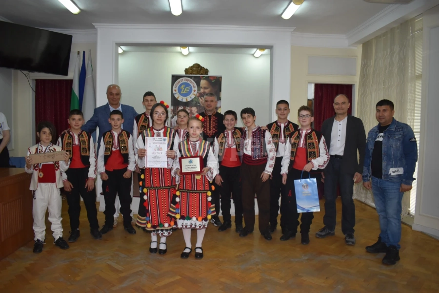 Деца от Брезник, Пазарджик и Черни Осъм победиха в „Напеви от Северозапада“
