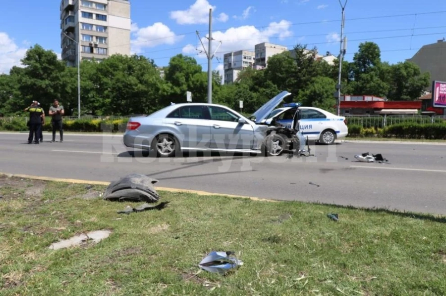 Катастрофа между две коли във Врачанско с четирима пострадали
