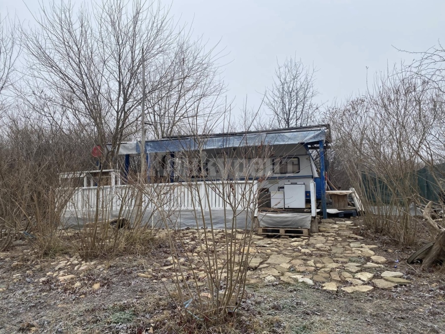 Описват незаконните постройки по бреговете на язовир „Огоста“
