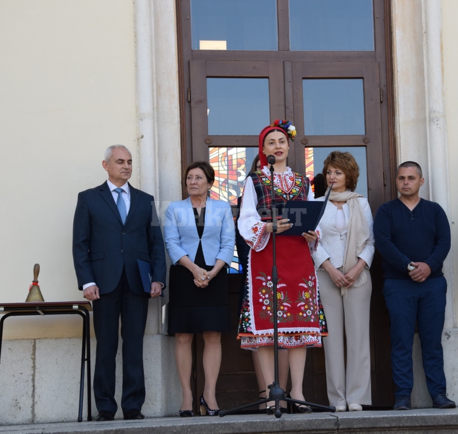 Тържествено отбелязаха 143-тата годишнина от основаването на СУ „Цар Симеон Велики“ във Видин