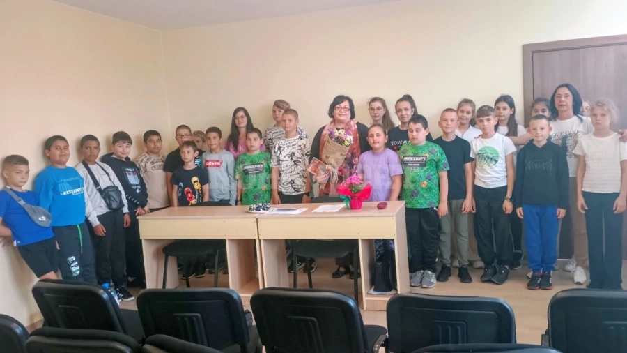 Представяне на най-новата детска книга на Светла Дамяновска „Пеперудени стихотворения“ се състоя в НЧ „Просвета 1925“ - Мездра 