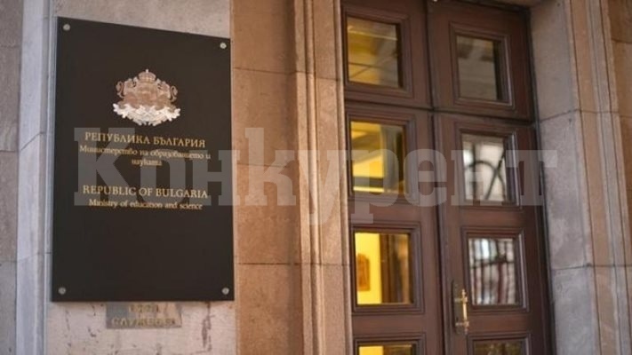 48 082 зрелостници се явиха на матурата по български език и литература