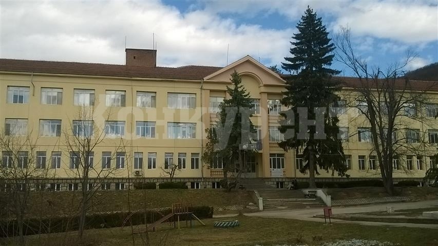 Болницата в Белоградчик ще остане със статут на лечебно заведение, каза председателят на Общинския съвет за решението за приватизация