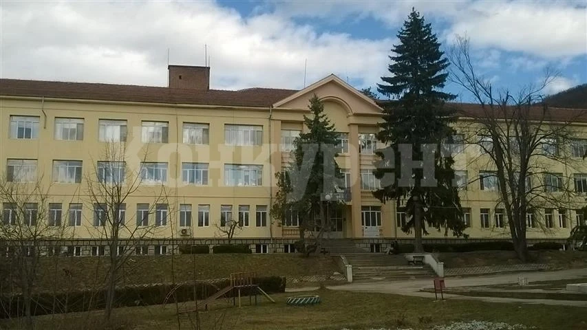 Болницата в Белоградчик ще остане със статут на лечебно заведение, каза председателят на Общинския съвет за решението за приватизация