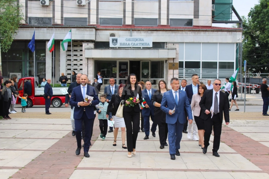 С тържествено шествие Община Бяла Слатина отбеляза 24 май