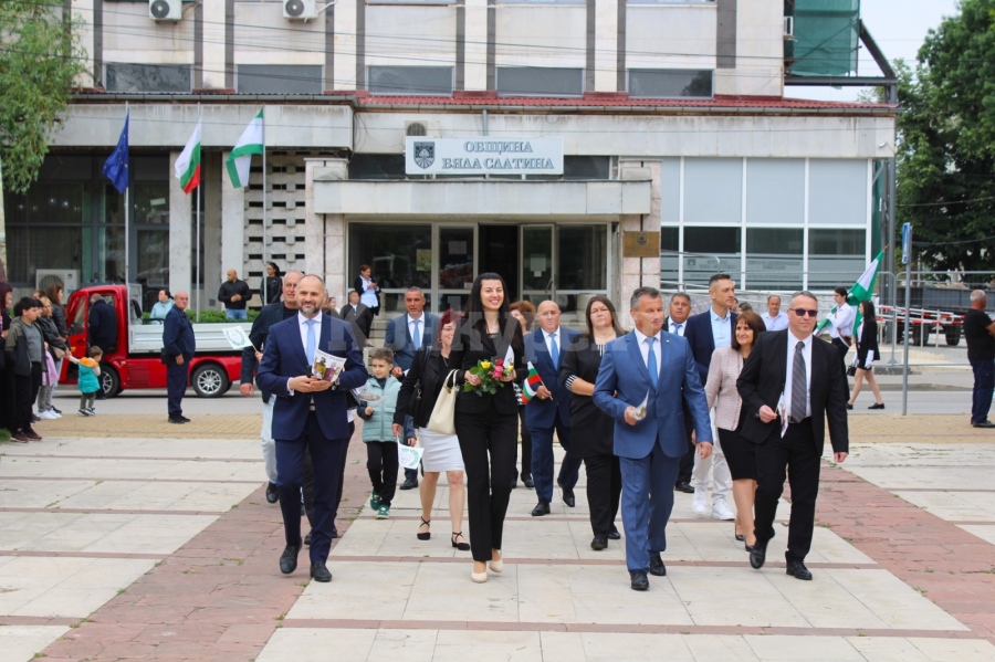 С тържествено шествие Община Бяла Слатина отбеляза 24 май