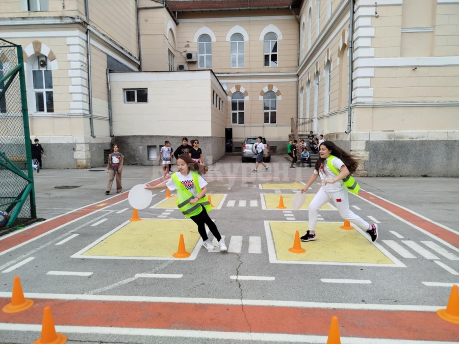 Седмица на безопасността на движението по пътищата в СУ „Козма Тричков“