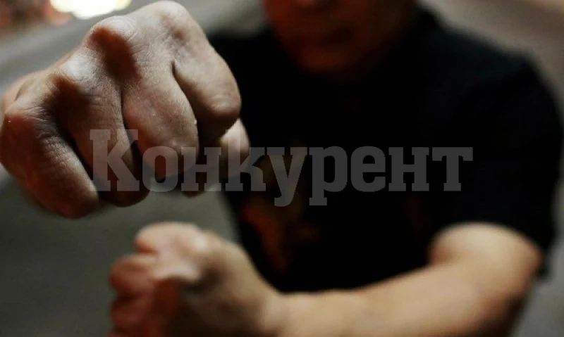 Апаш е задържан за уличен побой, потрошил носа на мъж