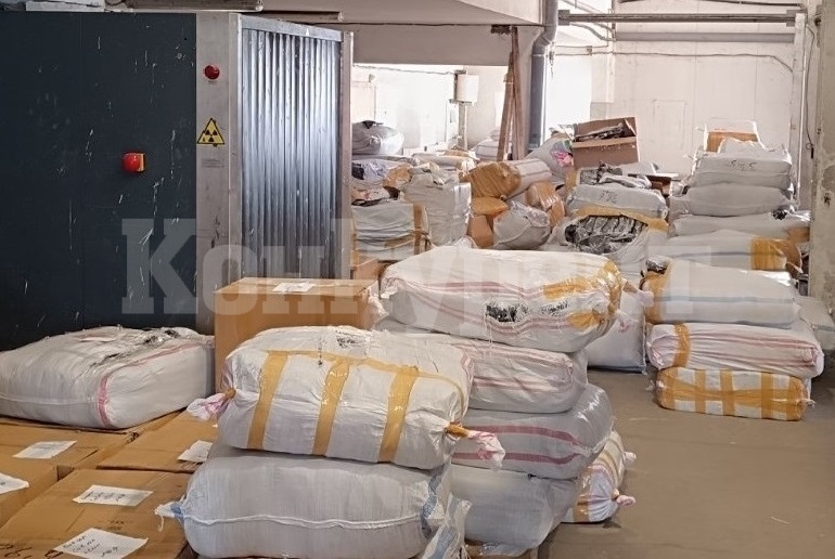 Над 48 000 „маркови“ облекла задържаха митничари