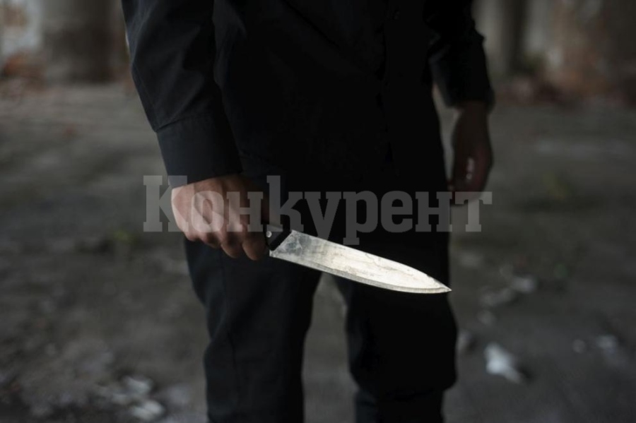 Шест месеца затвор за мъж, ухапал баща си и му налетял с нож
