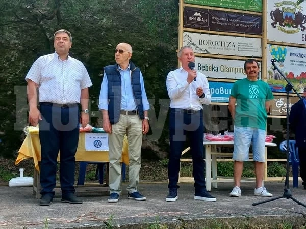 Започна втора международна среща на бусове в Белоградчик
