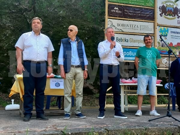 Започна втора международна среща на бусове в Белоградчик