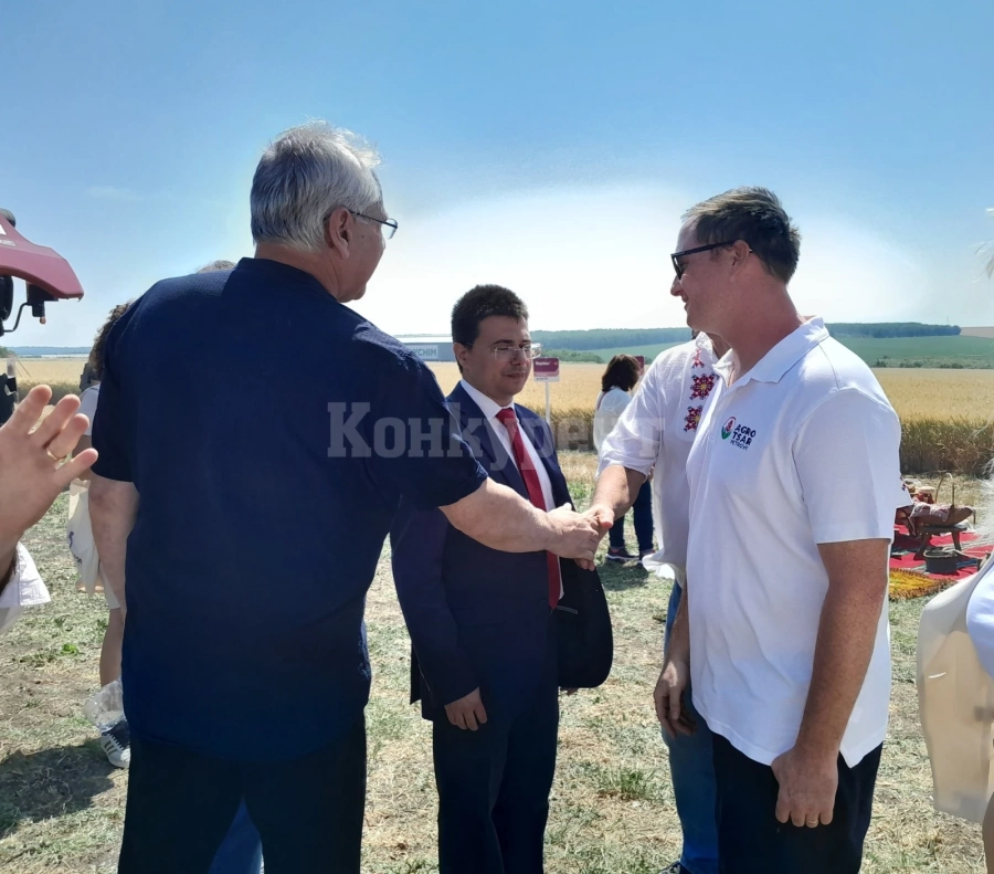 В Цар Петрово дадоха началото на жътвата в България