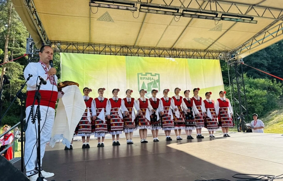Танцьори от Българо-украинския културно-образователен център “МЕДИА” бяха на фолклорния събор във Враца