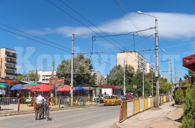 Правят нови паркинги и пешеходни пространства в  кварталите на Враца