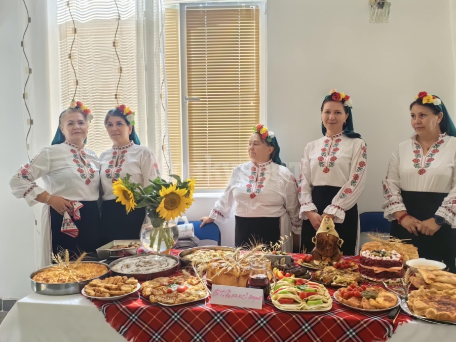 Отбелязаха Атанасовден в село Остров /СНИМКИ/