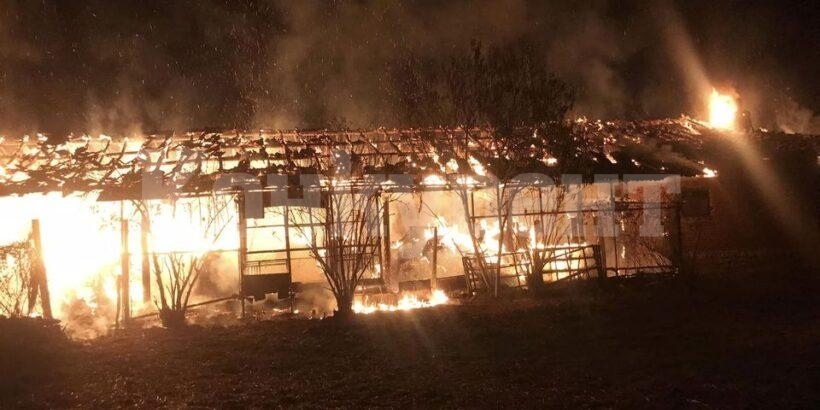 Небрежен мъж подпали стопански постройки в Расово