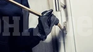 Апаш обра дома на пенсионерка, отнесъл пари и мобилен телефон