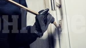 Апаш обра дома на пенсионерка, отнесъл пари и мобилен телефон