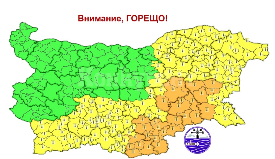В понеделник захлаждане на места и краткотрайни валежи