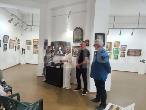 В Белоградчик представиха единствената книга за българско арт наив изкуство