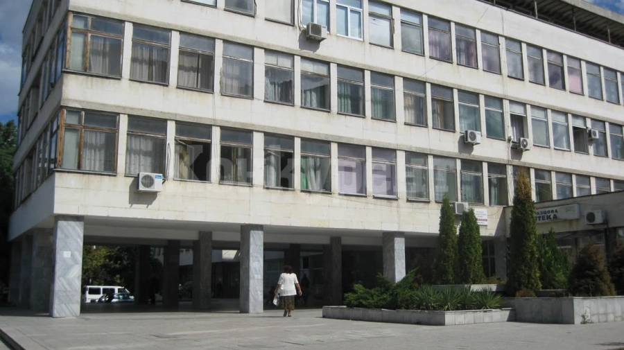 Мъж преби жена си пред поликлиниката в Монтана