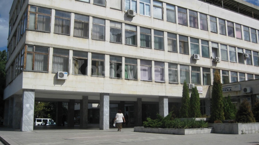 Мъж  преби жена си пред поликлиниката в Монтана