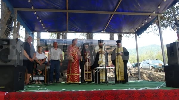 Среща на три поколения под връх Бабу