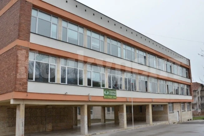Още две училища във Враца са с нови директори, Даниела Велкова остава на поста