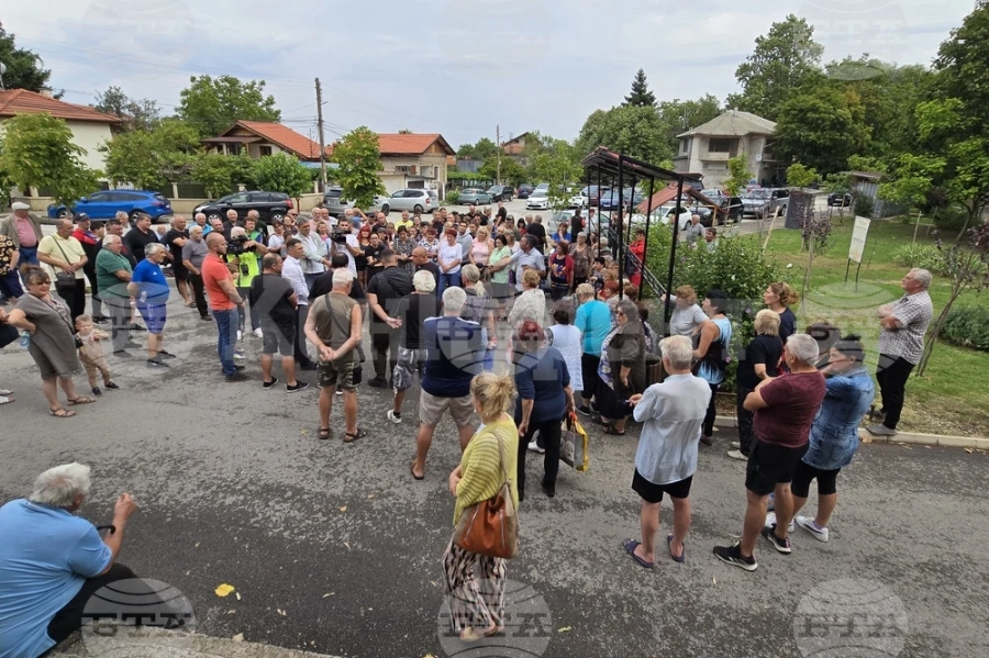 Държавата бави парите за ремонта на улиците в Бистрец, хората излязоха на протест