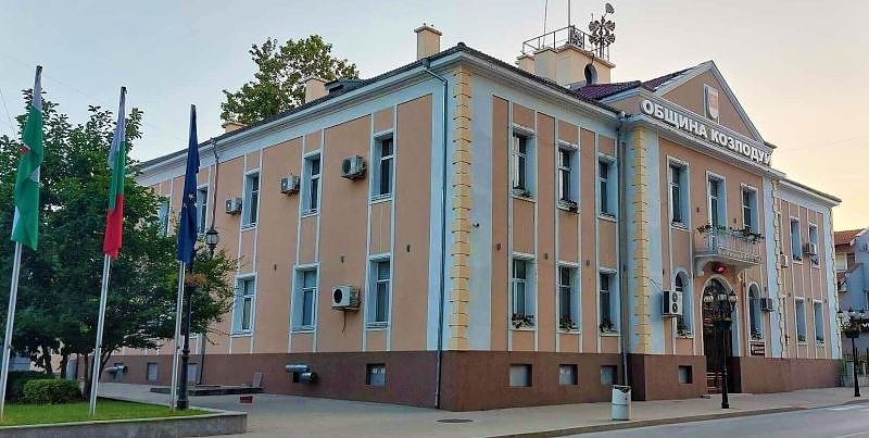 Жители на община Козлодуй искат автобуси между общинския център, селата и съседните общини